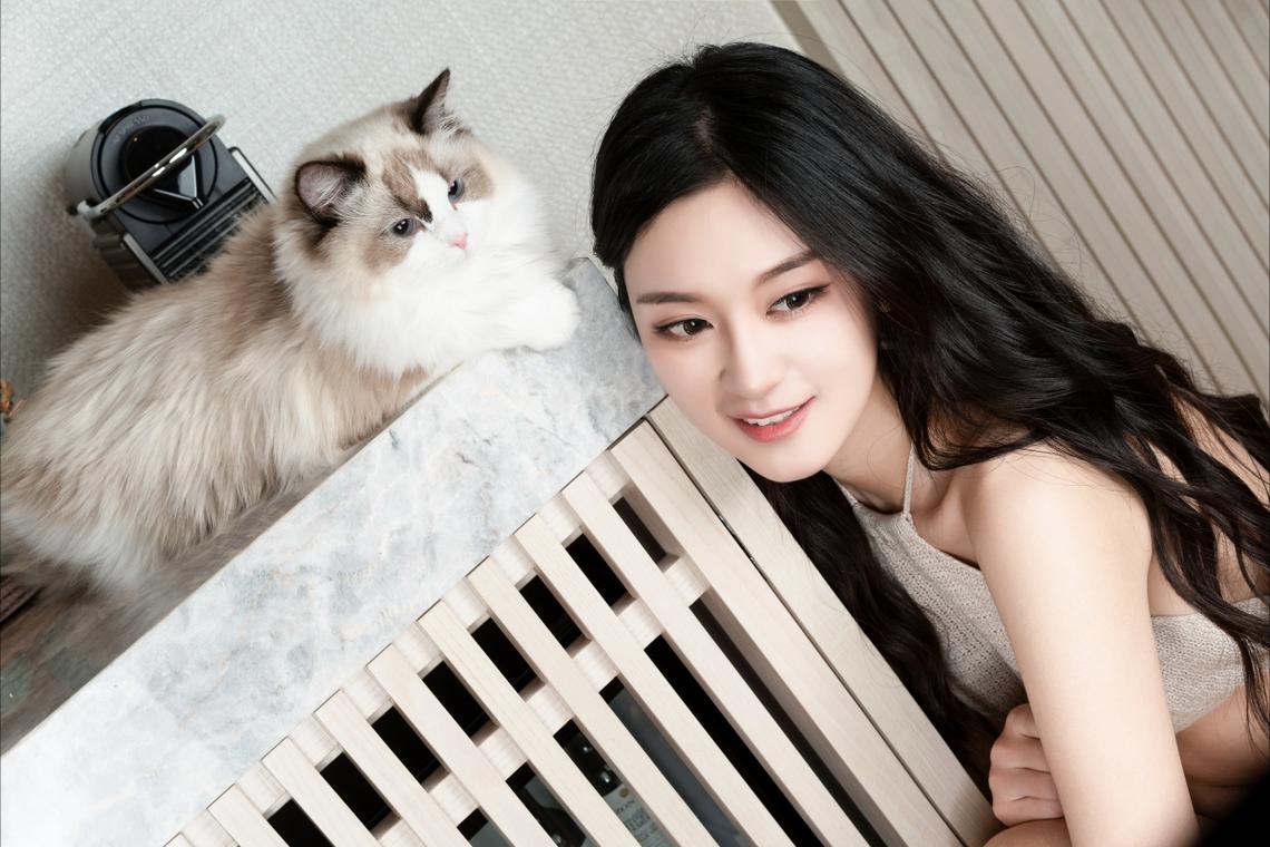 王毅会见乌兹别克斯坦外长赛义多夫